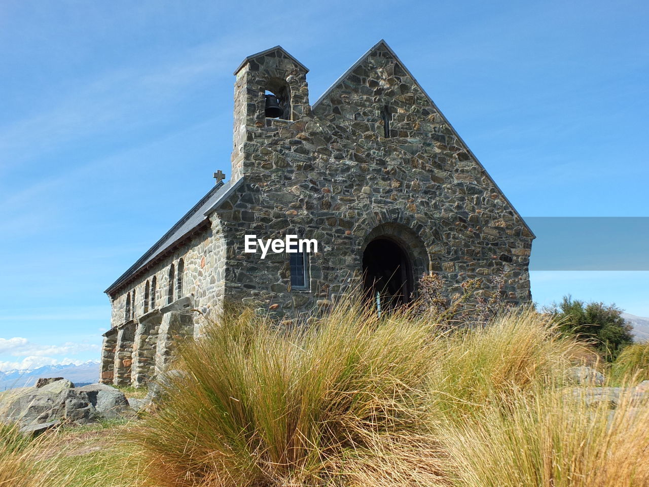 LOW ANGLE VIEW OF OLD BUILDING