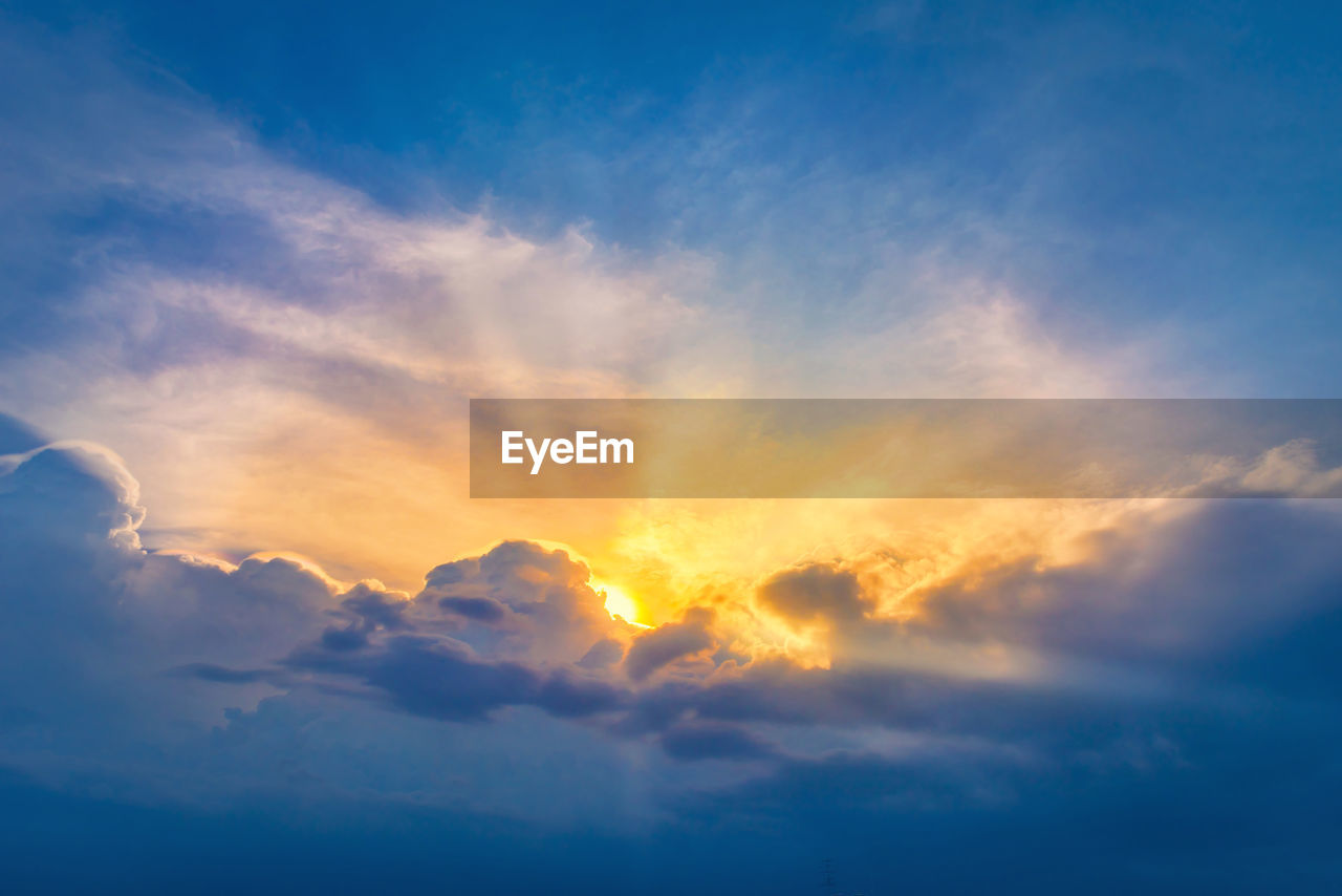LOW ANGLE VIEW OF SKY AT SUNSET