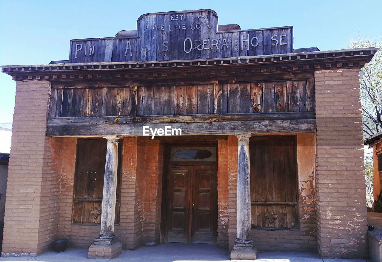 LOW ANGLE VIEW OF OLD BUILDING