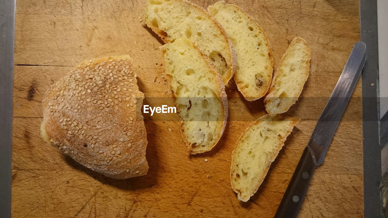 Close-up of bread on cutting board