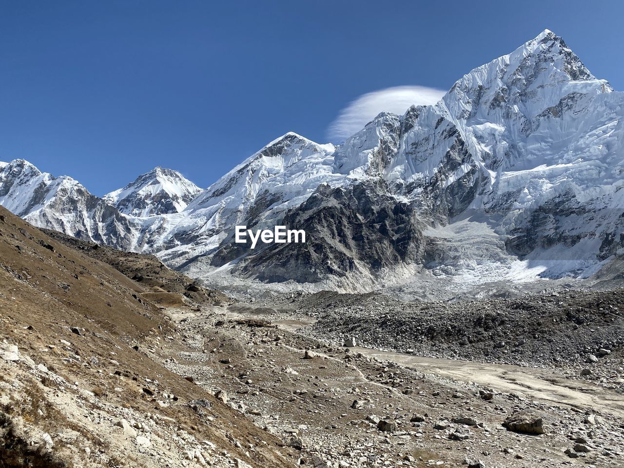 SNOWCAPPED MOUNTAINS AGAINST SKY