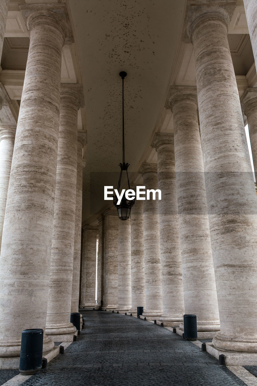 LOW ANGLE VIEW OF HISTORIC BUILDING IN CORRIDOR