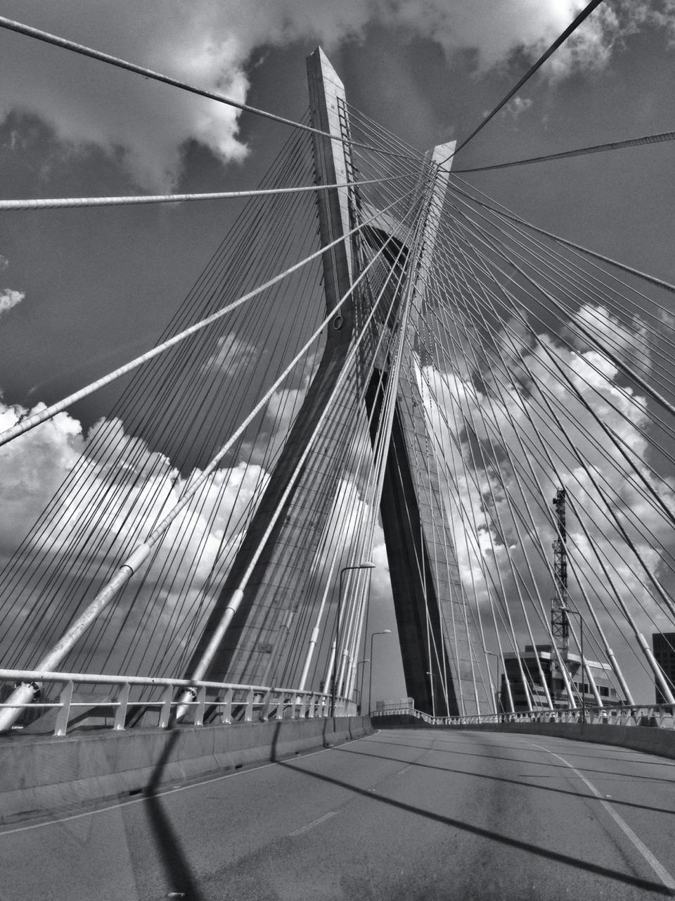 LOW ANGLE VIEW OF BUILT STRUCTURE AGAINST SKY