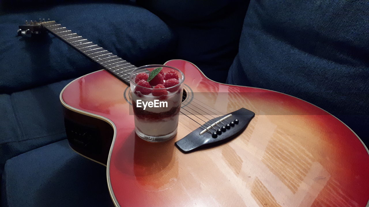 Delicious dessert on guitar 