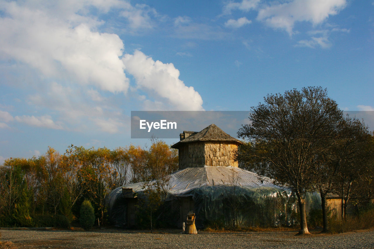 VIEW OF OLD RUINS OF BUILDING