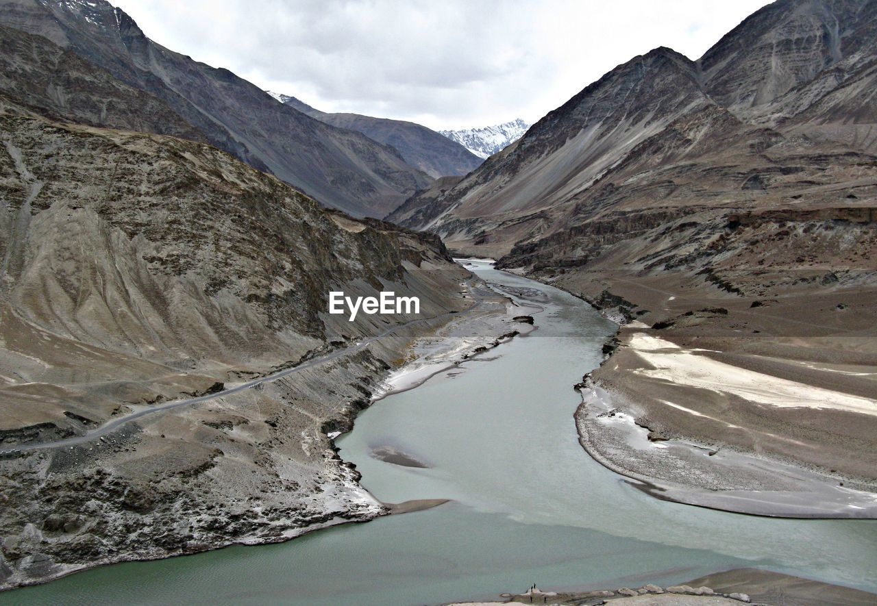 The zanskar river ... the first major tributary of the indus river