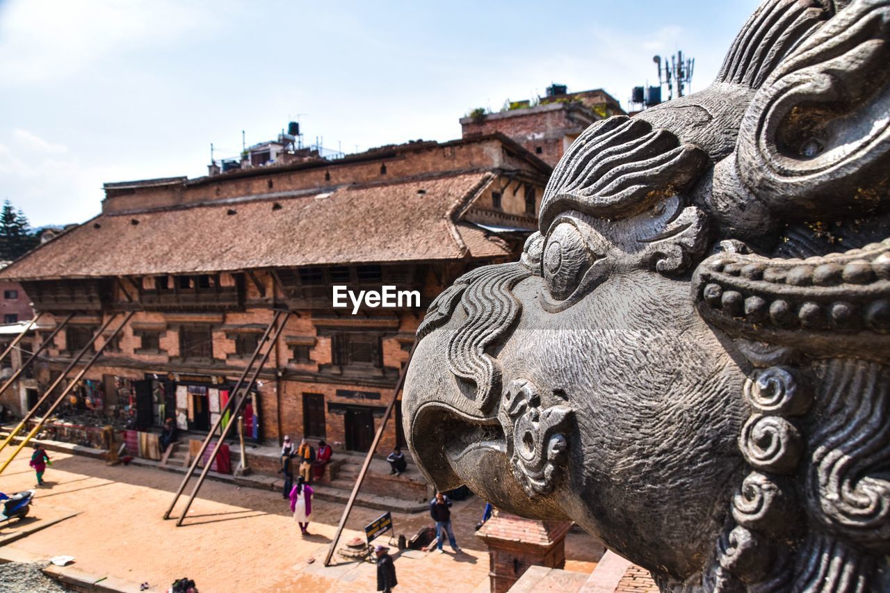 STATUE OUTSIDE TEMPLE