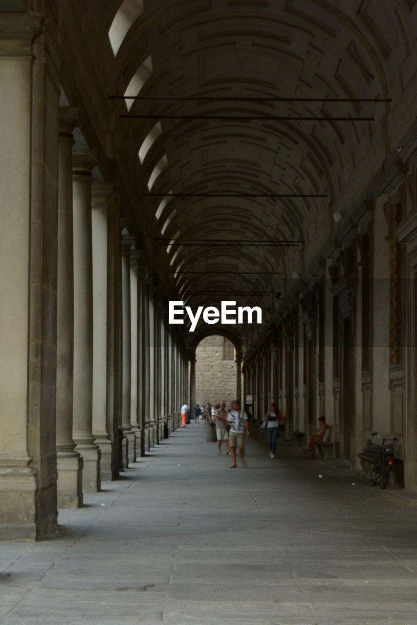 COLONNADE IN CORRIDOR