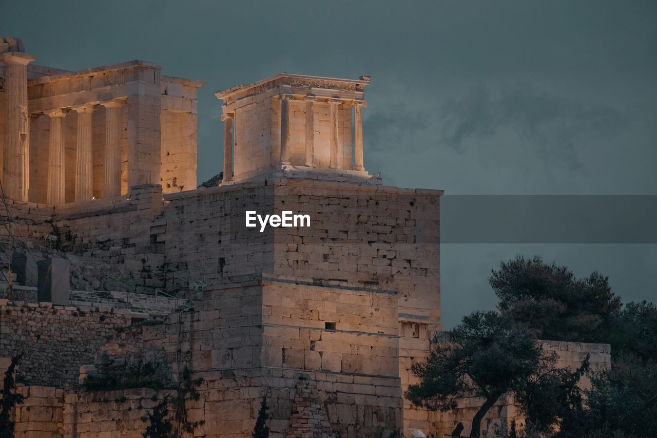 architecture, history, the past, built structure, travel destinations, building exterior, landmark, ancient, old ruin, sky, nature, building, travel, ruins, tree, ancient history, old, tourism, no people, castle, plant, temple, outdoors, city, fortification, wall, ruined, fort