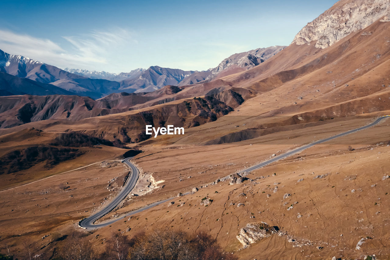 Serpantine road in the ingushetian mountains. mountains view