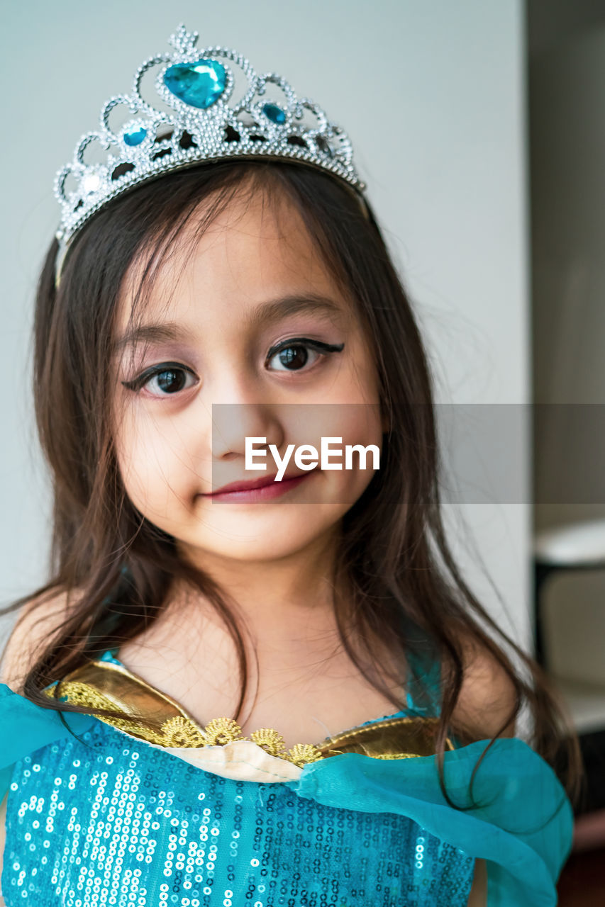 Portrait of a smiling girl dressing as a arabian princess.