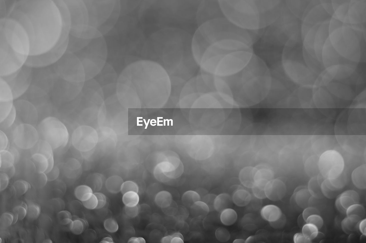 DEFOCUSED IMAGE OF ABSTRACT BACKGROUND