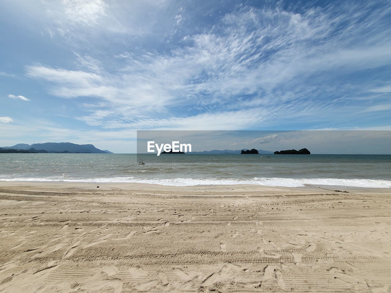 SCENIC VIEW OF BEACH