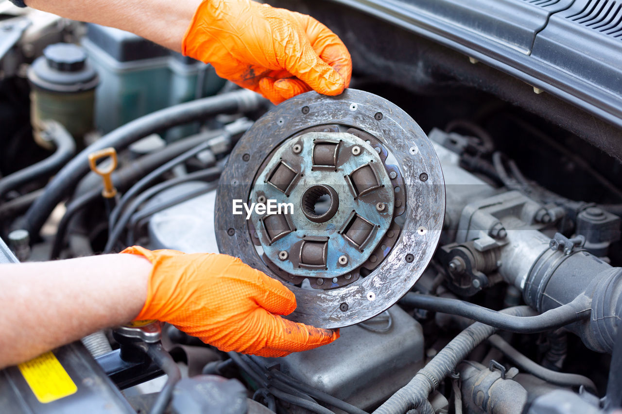 Car clutch disc failure repair, replacement or inspection