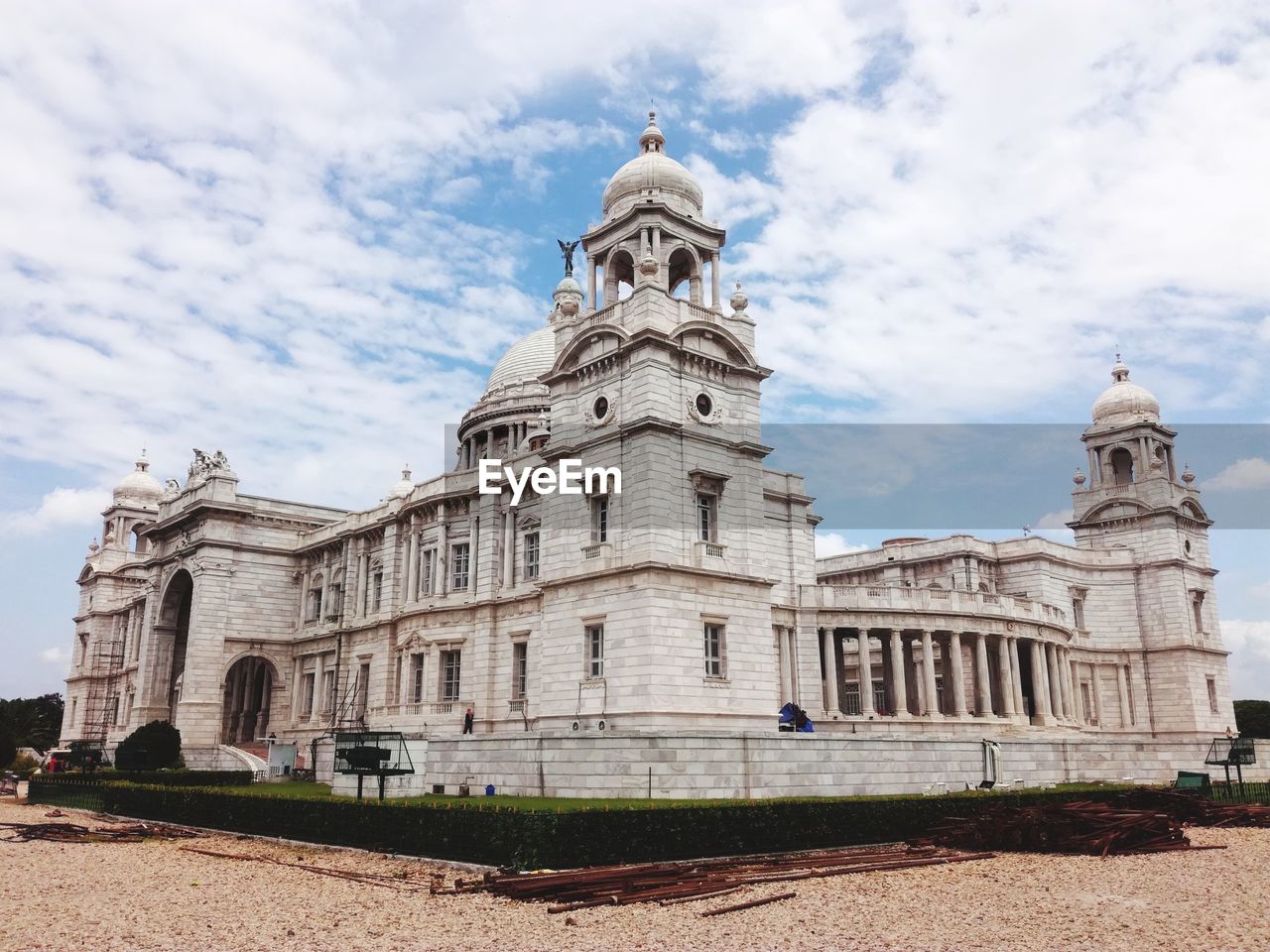 LOW ANGLE VIEW OF A BUILDING