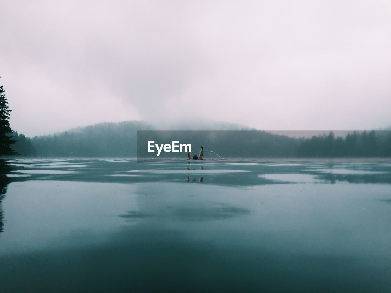 SCENIC VIEW OF SEA DURING FOGGY WEATHER