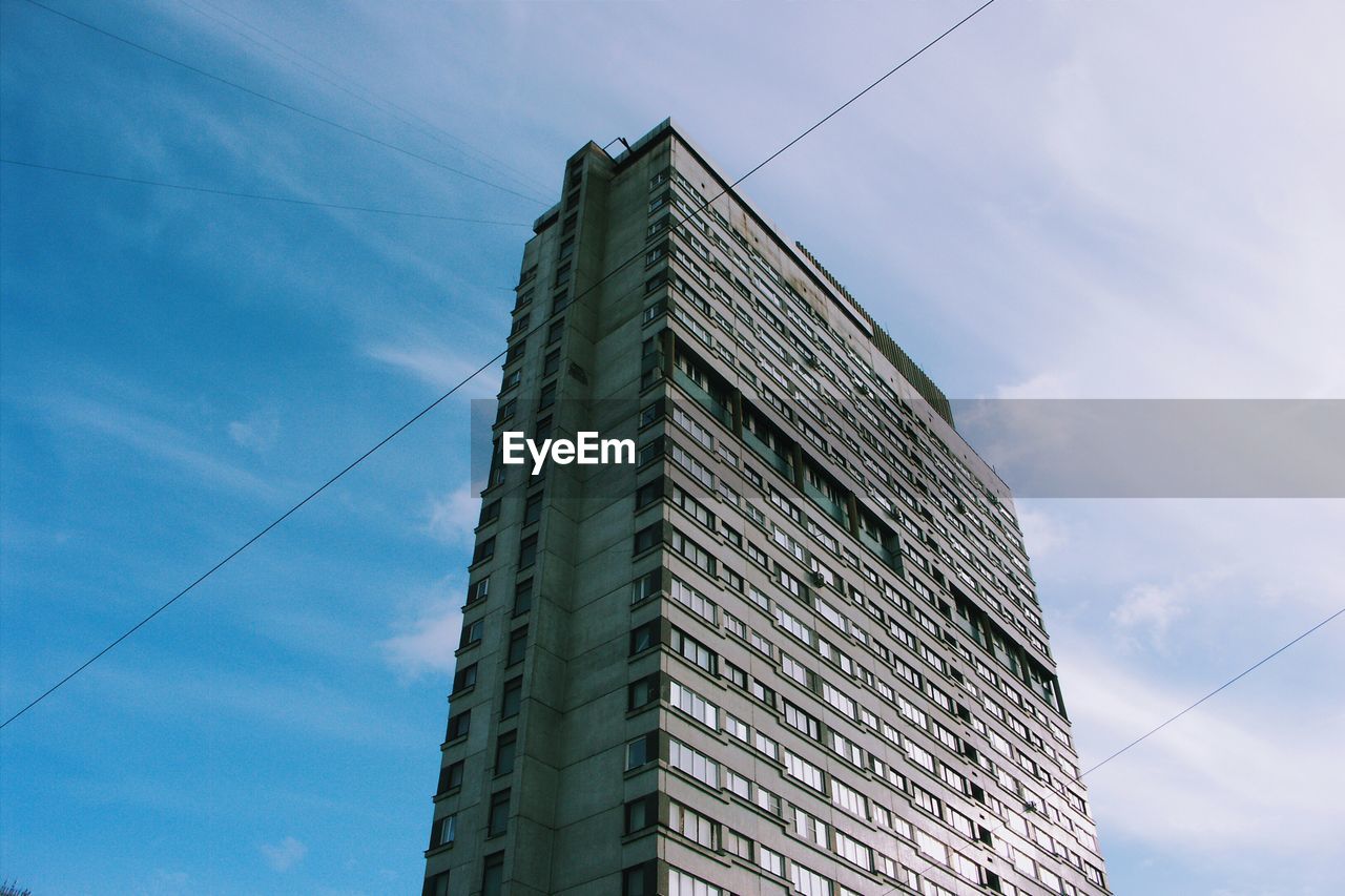 Low angle view of skyscraper against sky