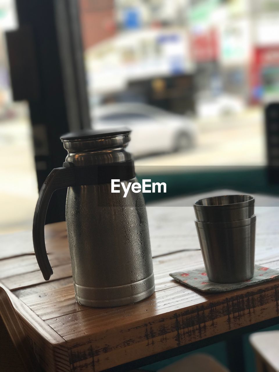 CLOSE-UP OF TEA ON TABLE