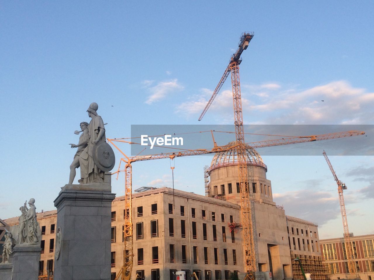 LOW ANGLE VIEW OF A STATUE OF BUILDING