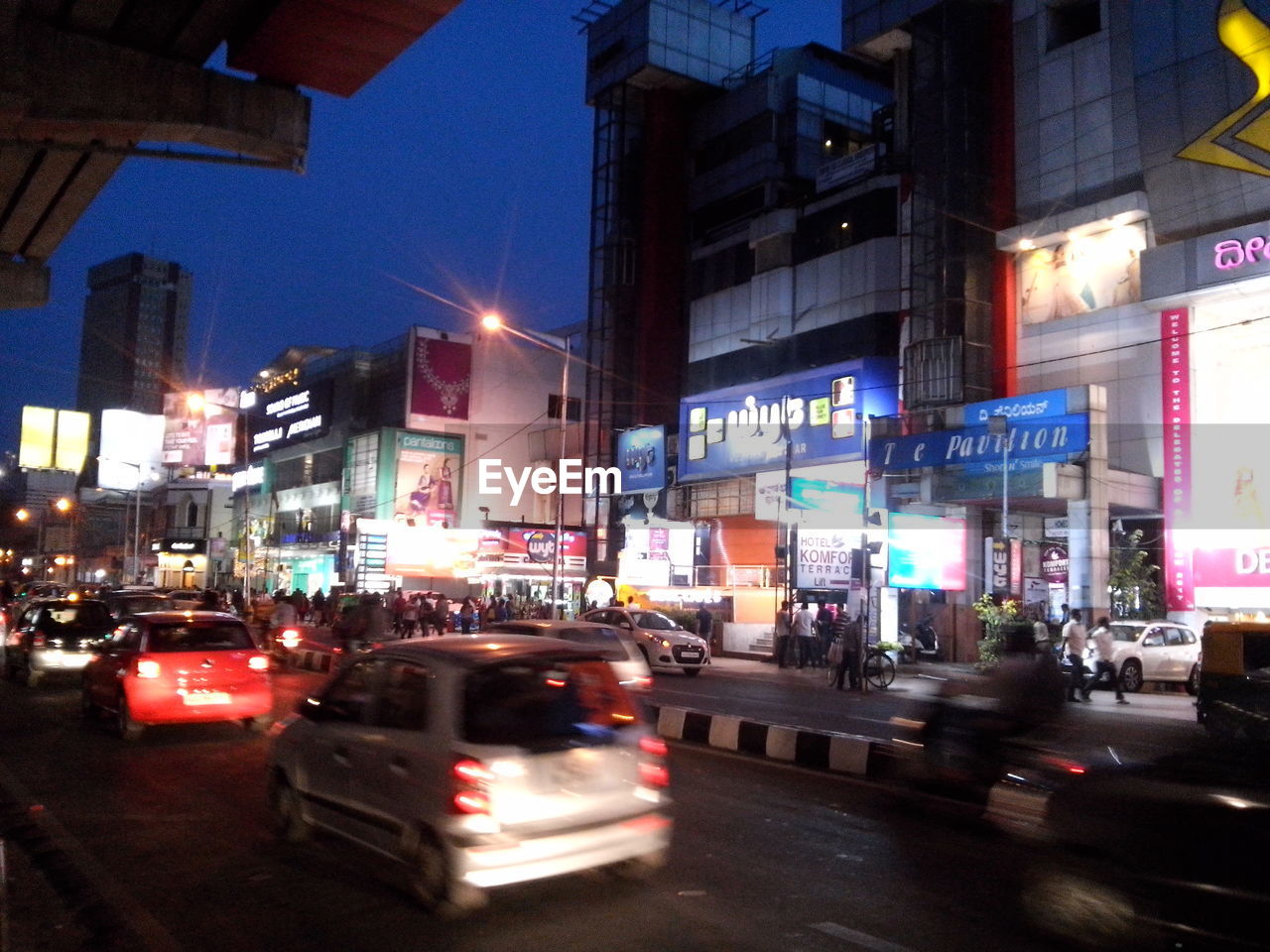 VIEW OF TRAFFIC ON ROAD