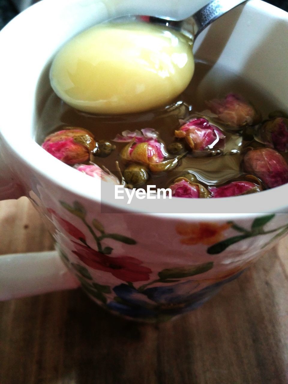 HIGH ANGLE VIEW OF BREAKFAST IN BOWL