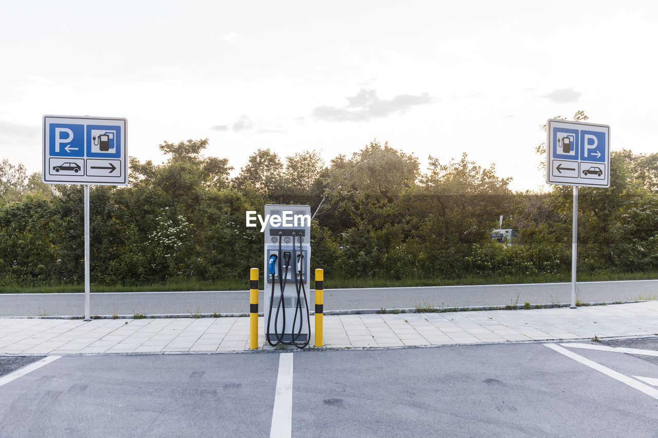 Electric vehicle charging station at the motorway