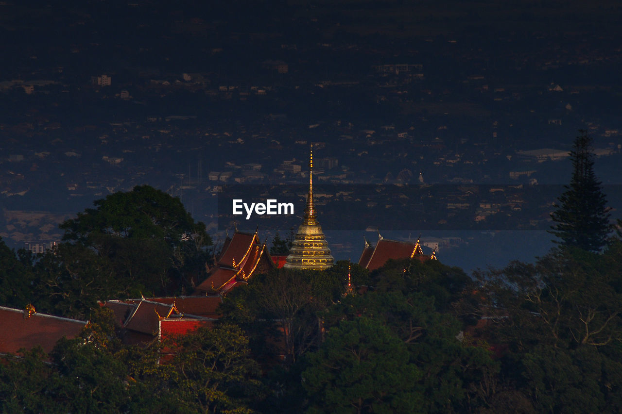 LOW ANGLE VIEW OF PAGODA AGAINST SKY