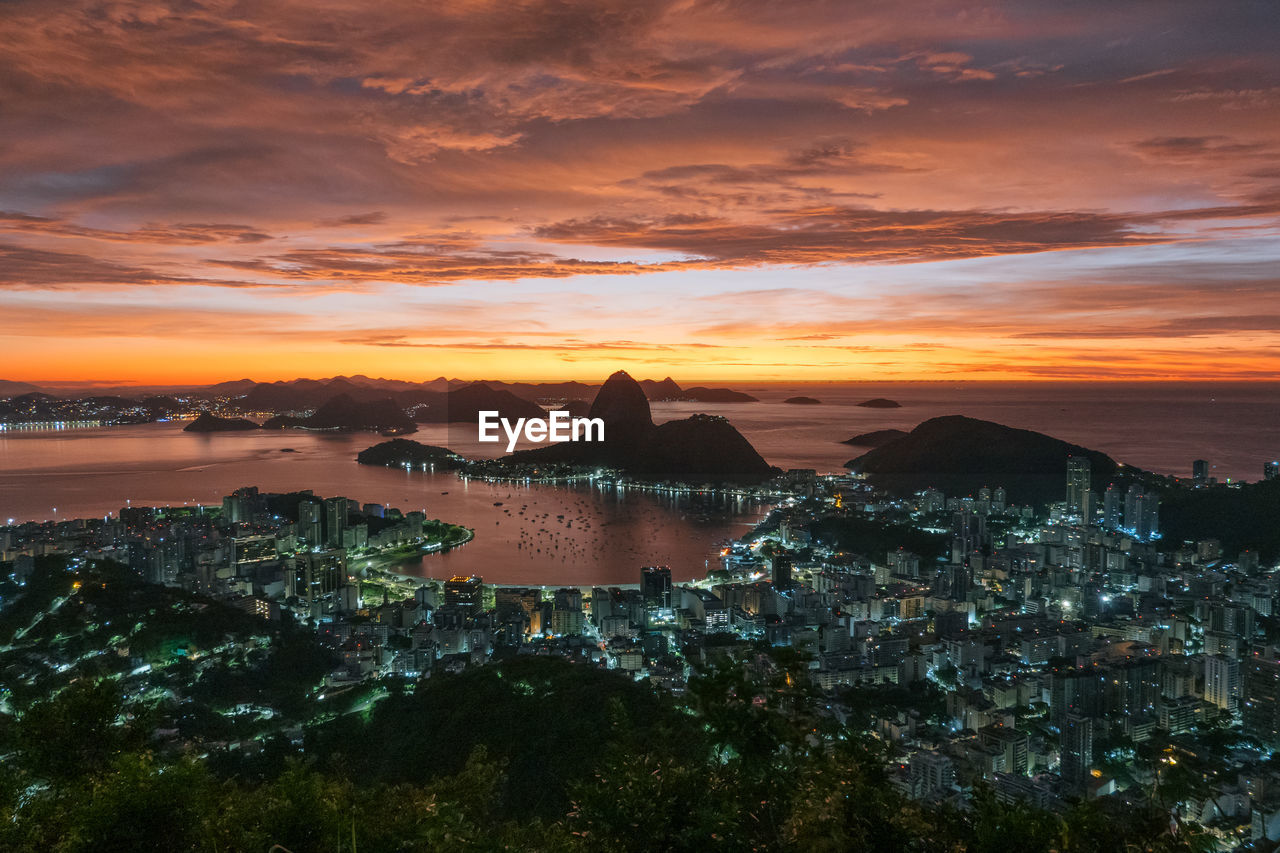 Sugar loaf at sunrise in rio de janeiro, brazil