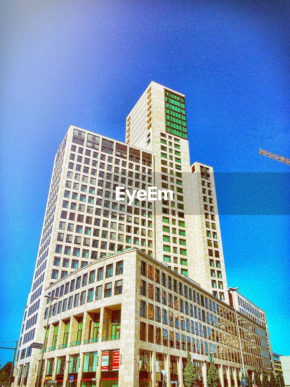 LOW ANGLE VIEW OF BUILDINGS AGAINST CLEAR SKY