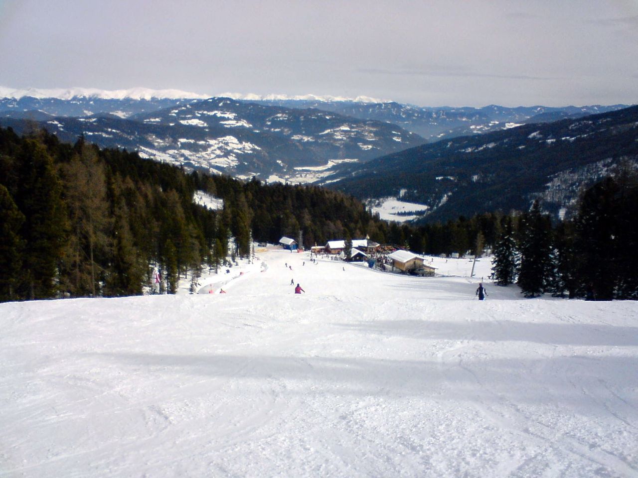 SCENIC VIEW OF SNOWCAPPED MOUNTAINS AGAINST SKY DURING WINTER