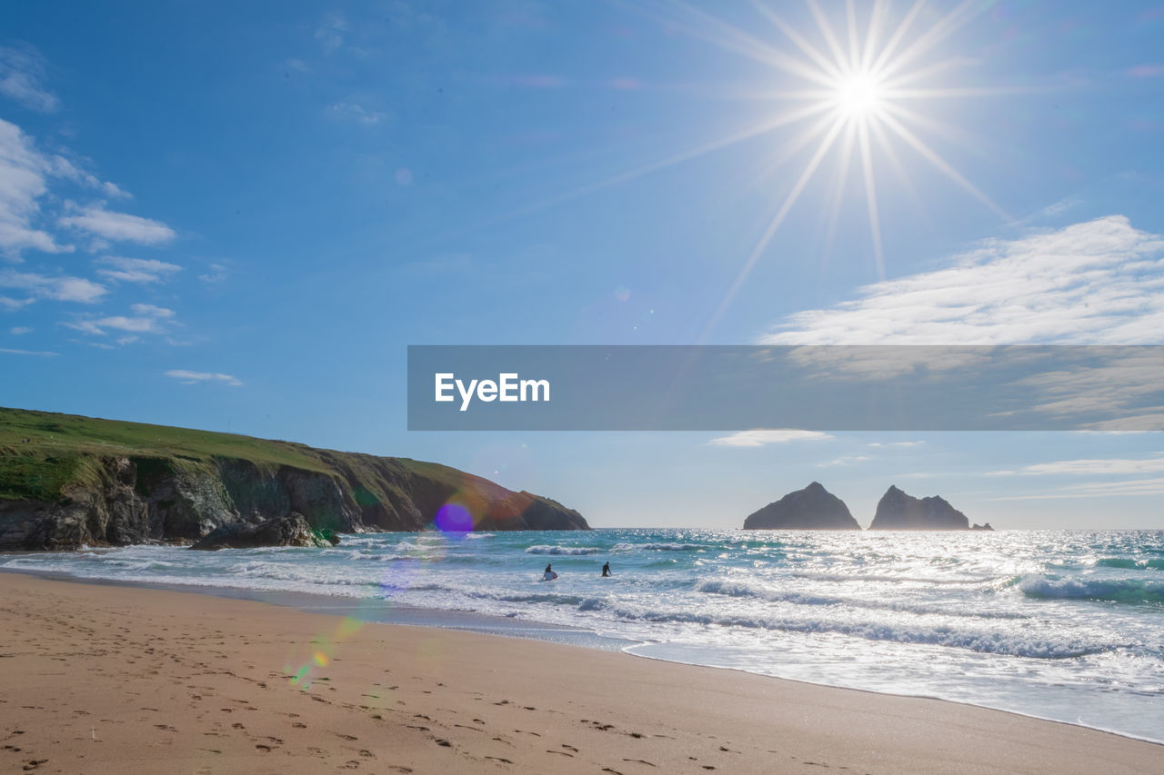 Landscape photo of the beach at holywell bay in cornwall