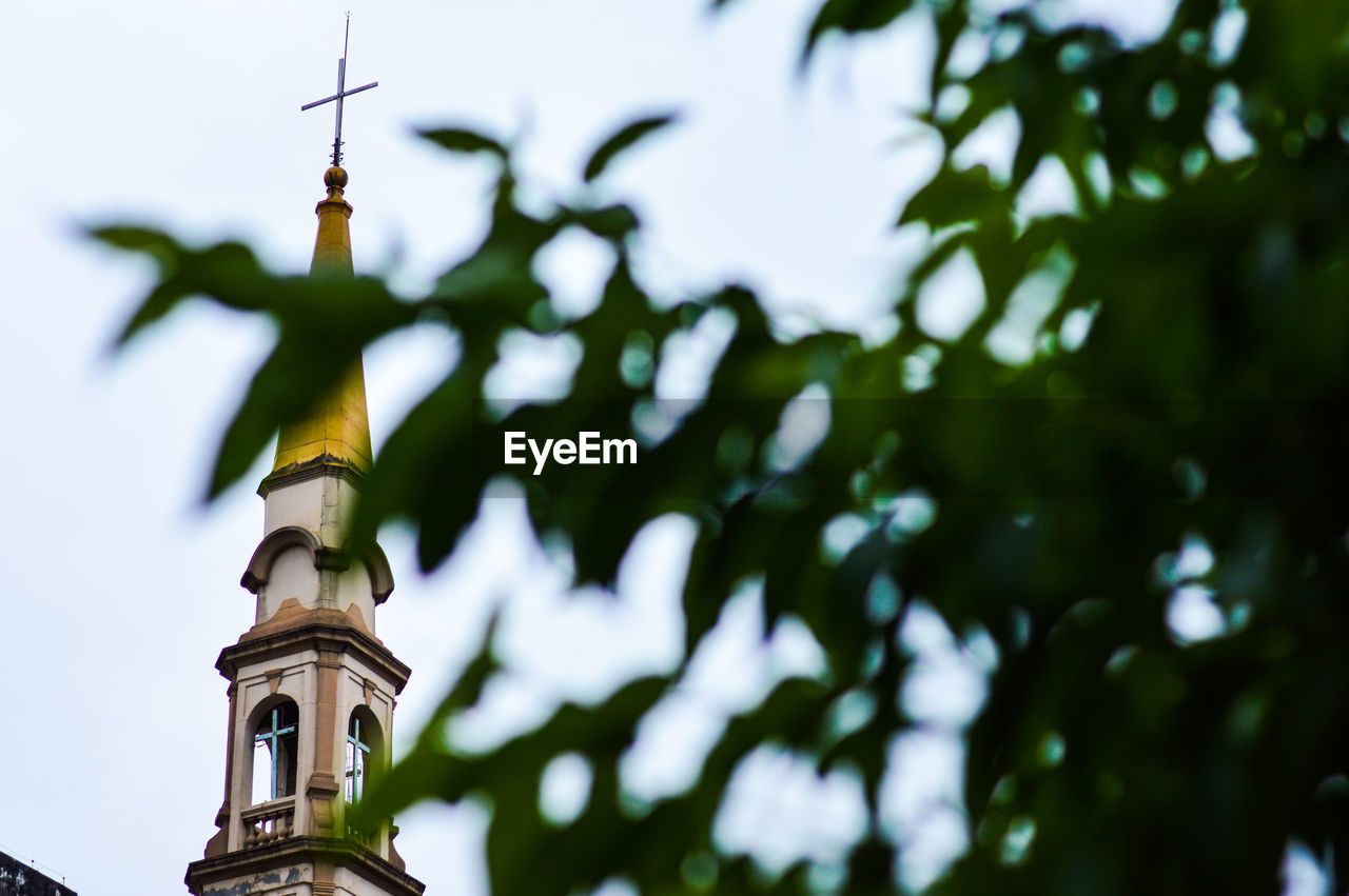 LOW ANGLE VIEW OF BELL TOWER AGAINST SKY