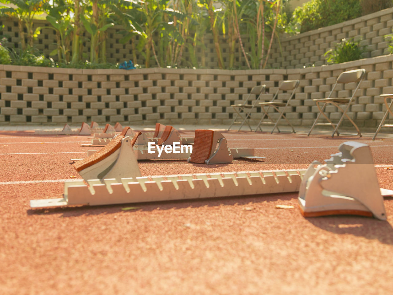 Starting blocks on running tracks
