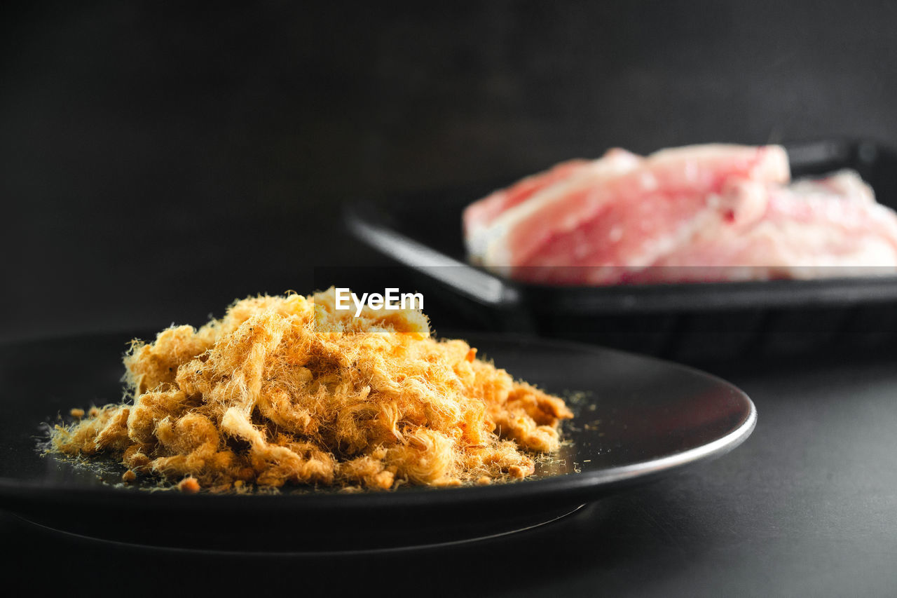 CLOSE-UP OF FOOD SERVED IN BOWL