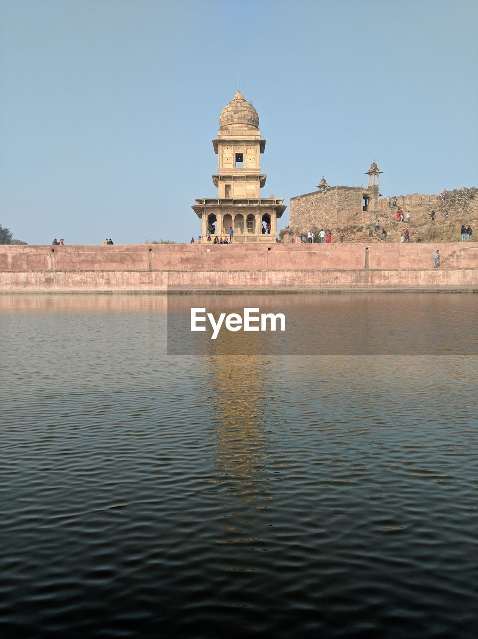 View of mughal emperor building against sky 