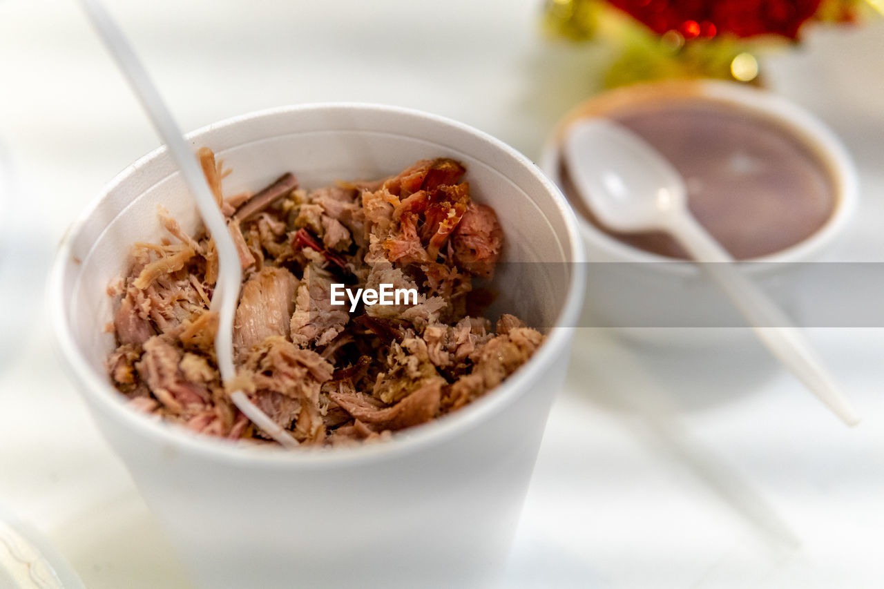 HIGH ANGLE VIEW OF BREAKFAST IN BOWL