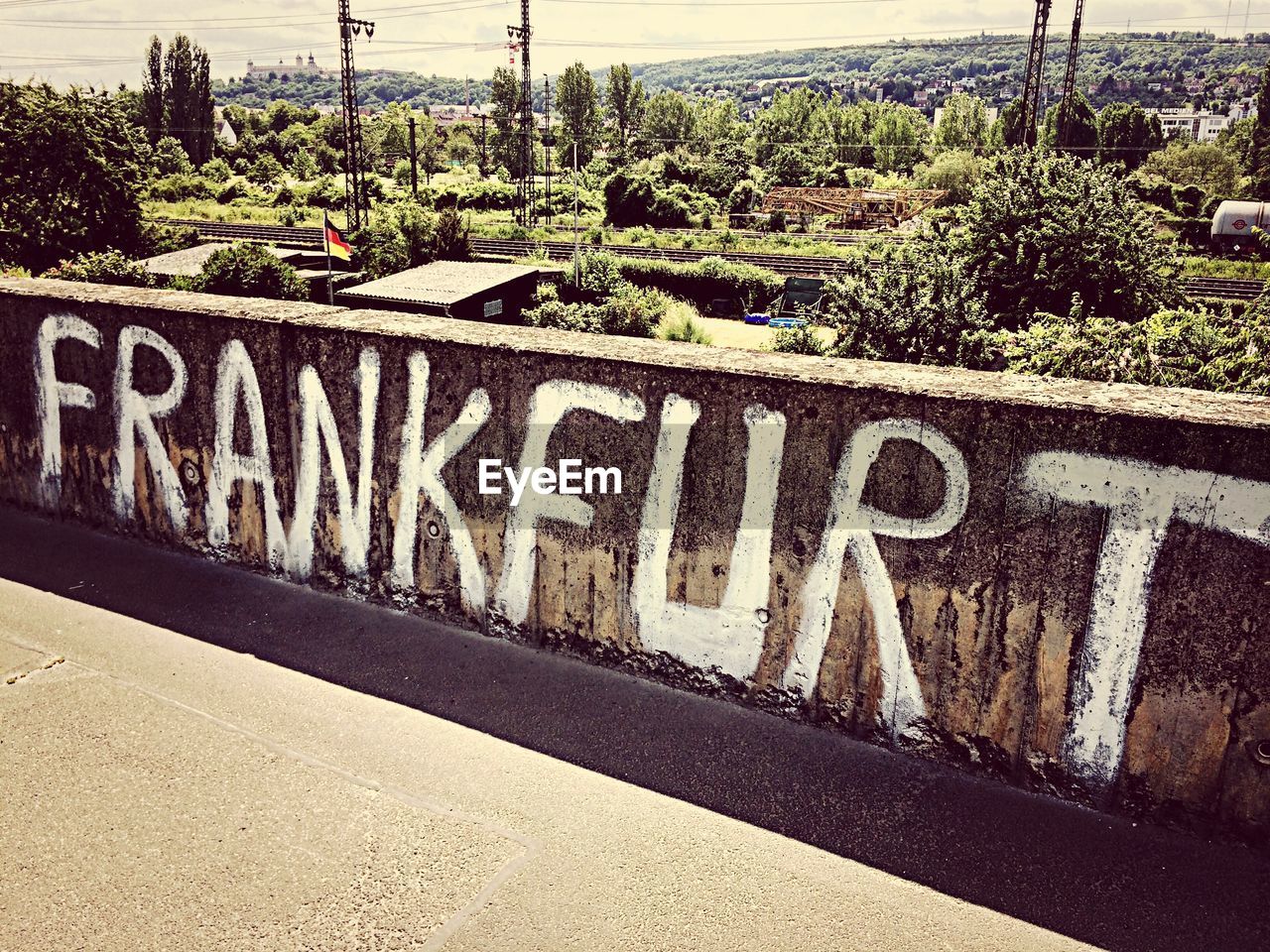 Frankfurt written on wall outdoors