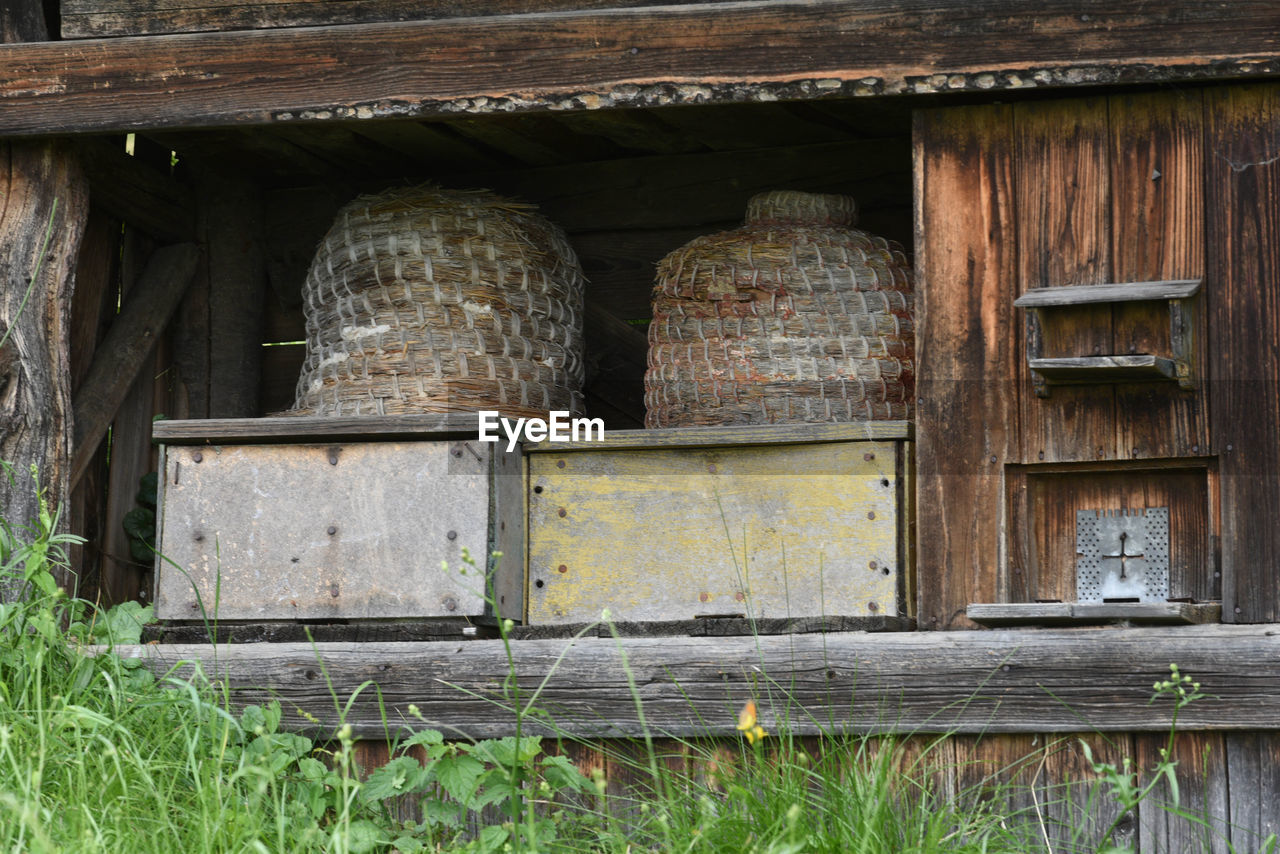 CLOSE-UP OF OLD ABANDONED WINDOW