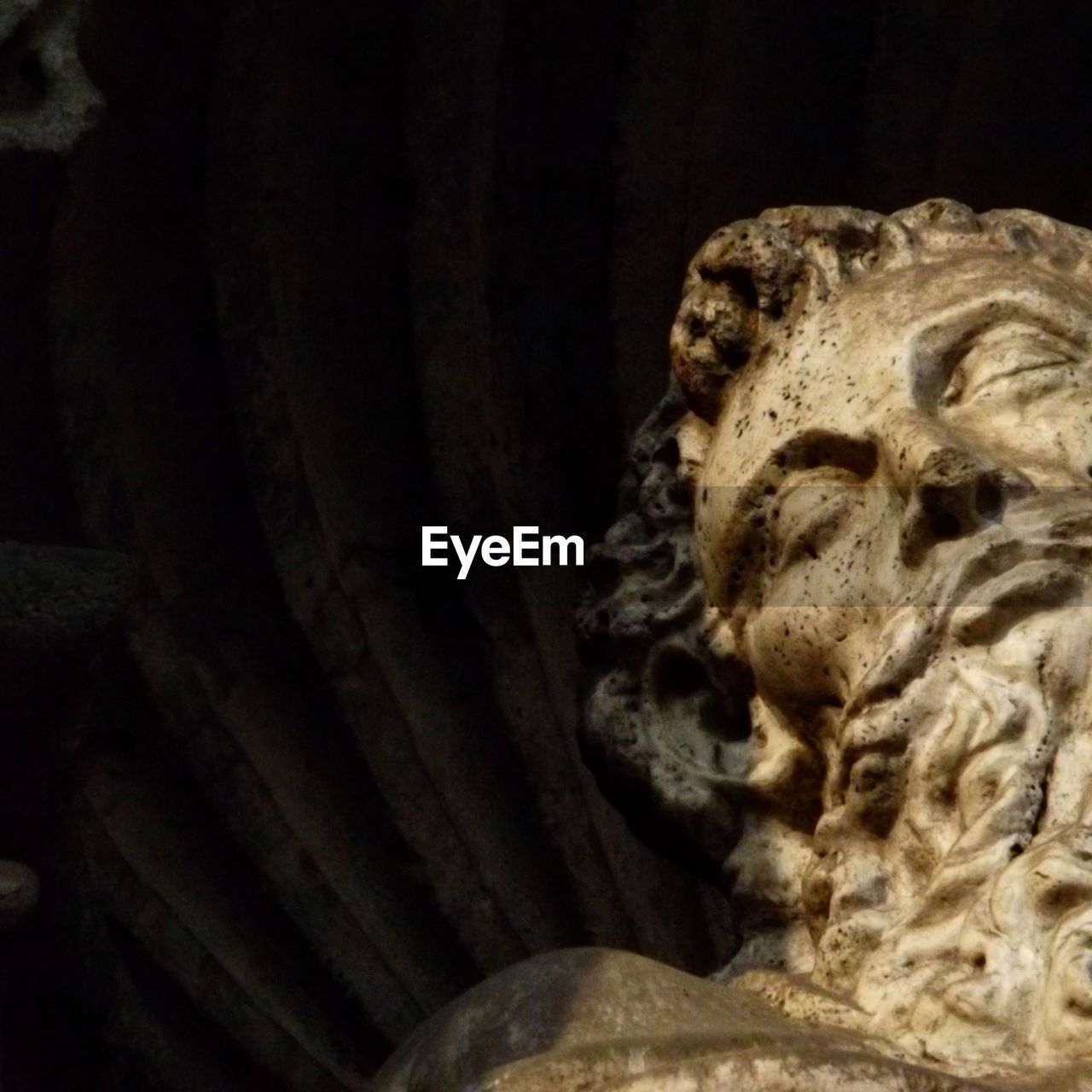 CLOSE-UP OF SCULPTURES