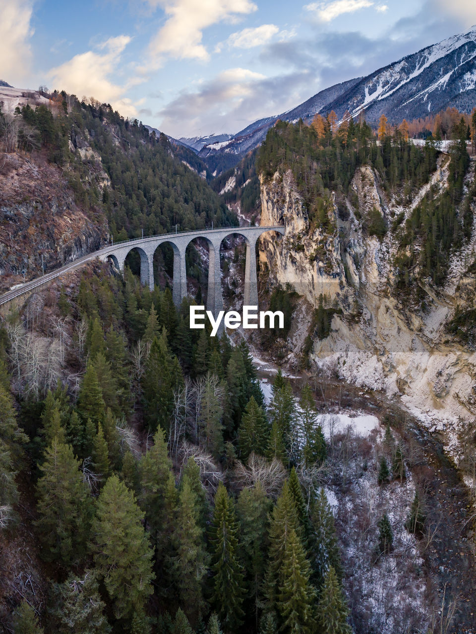 SCENIC VIEW OF BRIDGE OVER RIVER AGAINST SKY