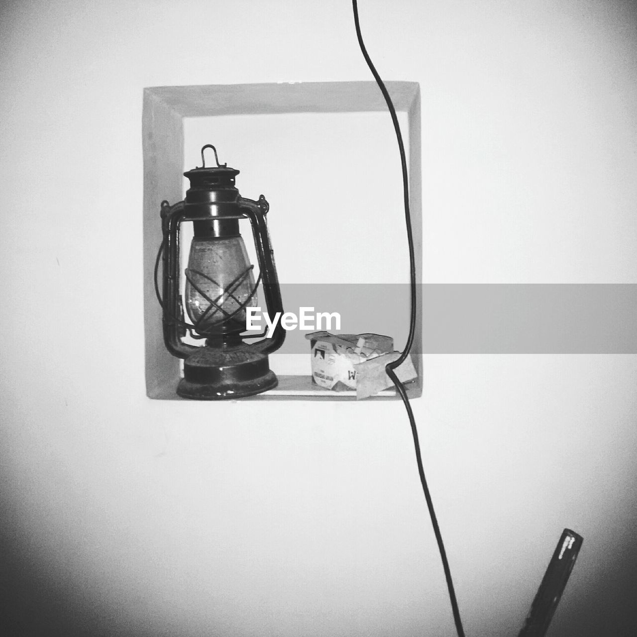 ELECTRIC LAMP ON WALL