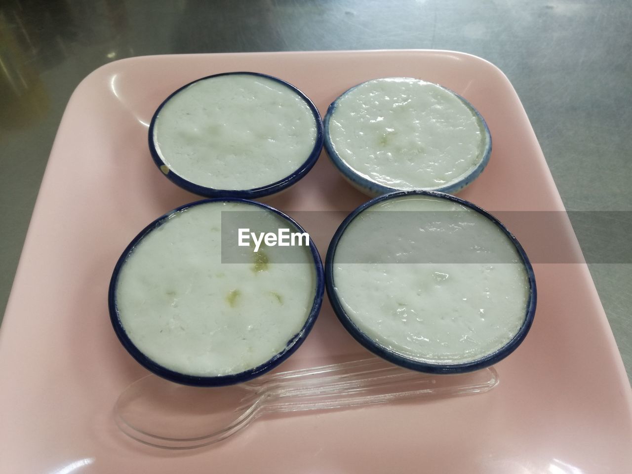 HIGH ANGLE VIEW OF WATER IN PLATE