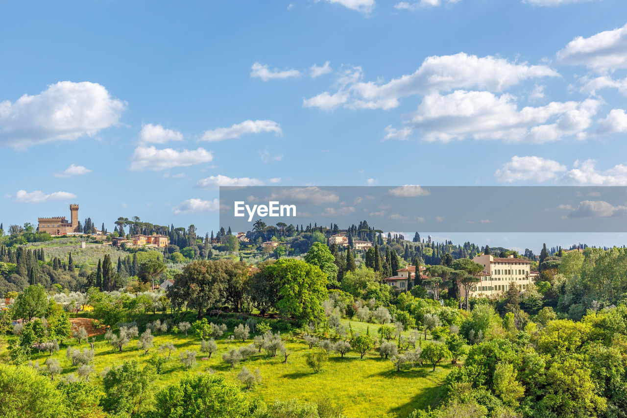 Villas and farms in tuscan landscape