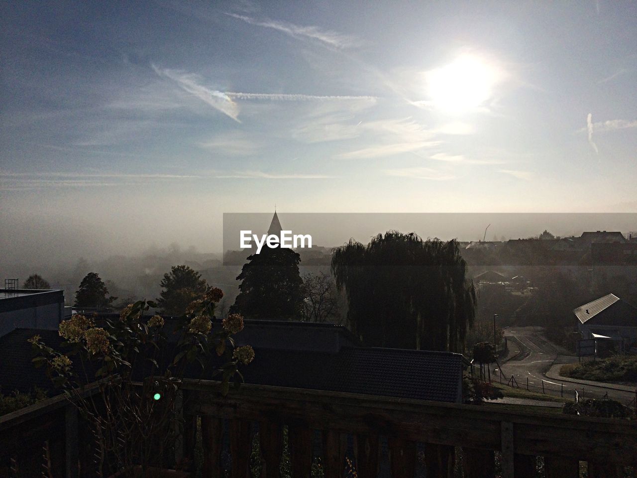 VIEW OF CITYSCAPE AGAINST SKY