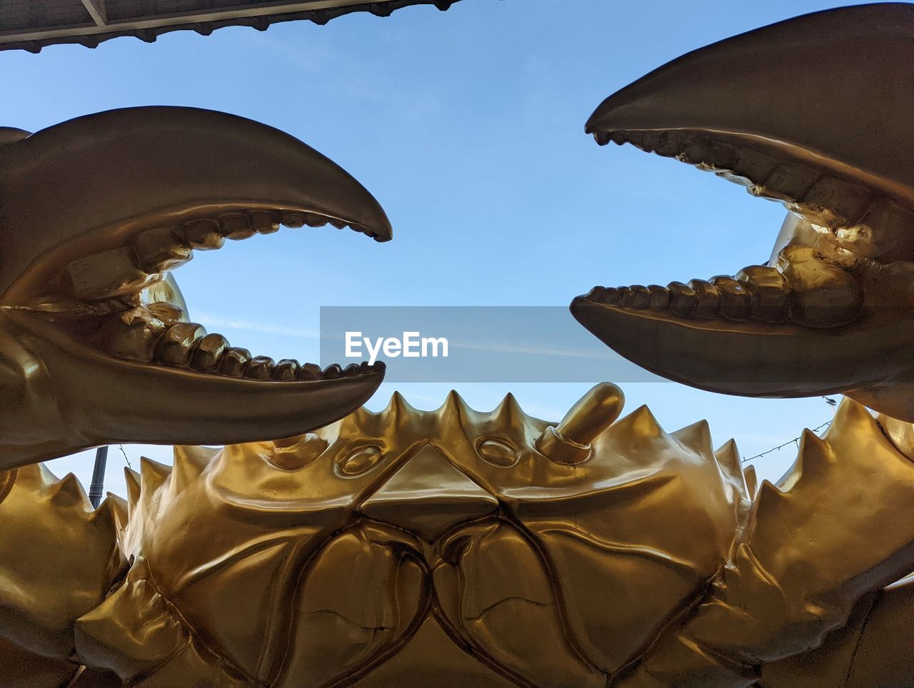dragon, architecture, travel destinations, history, sculpture, no people, the past, art, religion, sky, travel, belief, statue, nature, animal, gold, temple - building, representation, screenshot, craft, animal representation, ancient, animal themes, outdoors