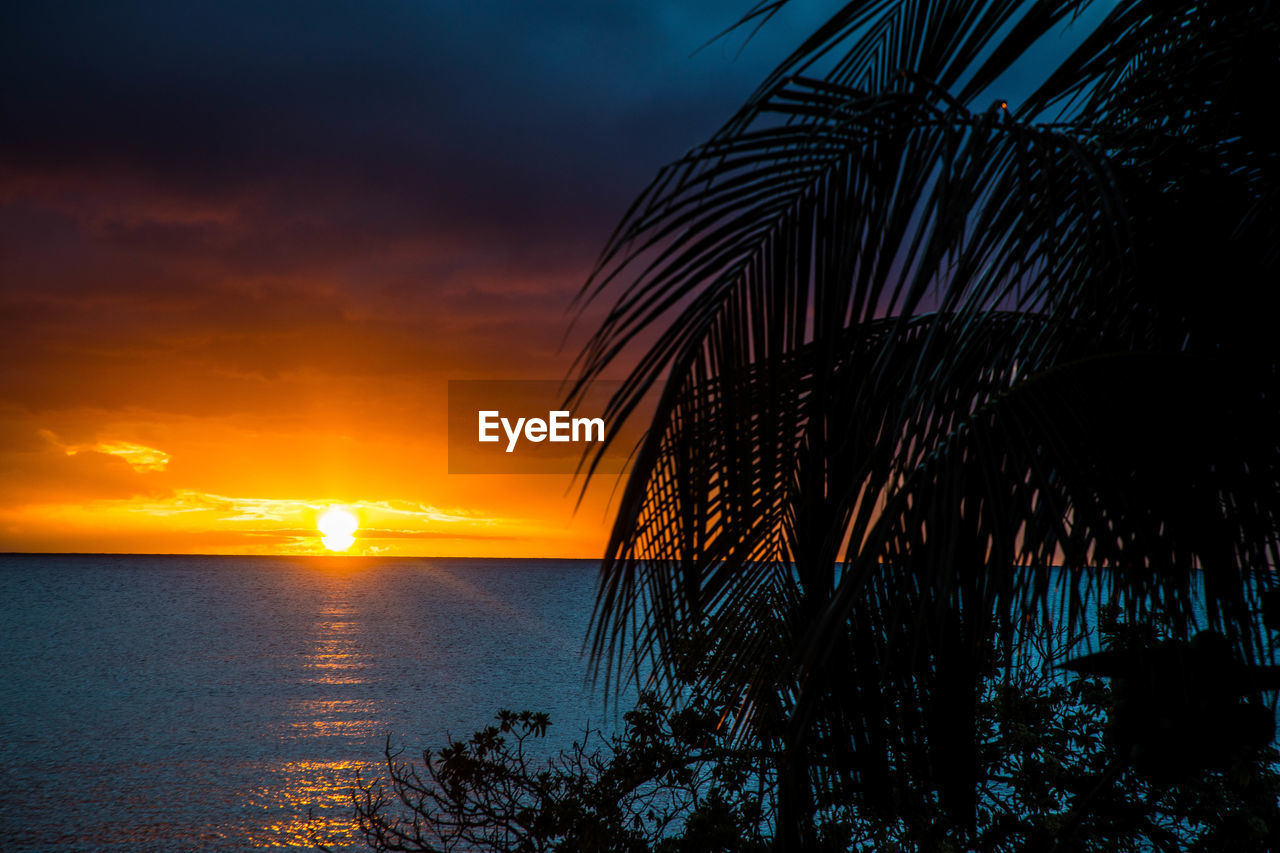 SCENIC VIEW OF SEA AGAINST ROMANTIC SKY