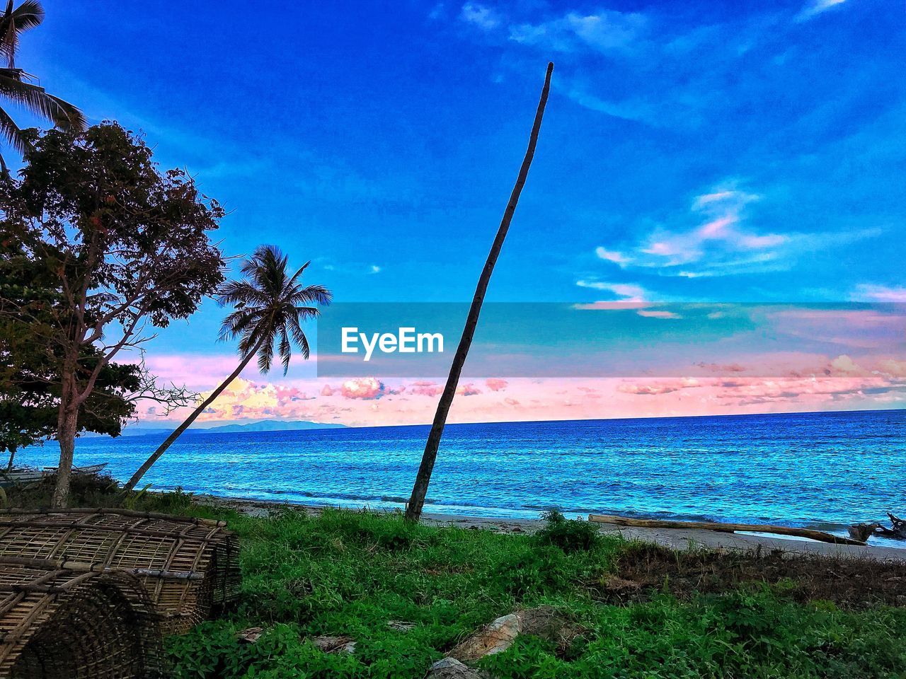 SCENIC VIEW OF BLUE SEA AGAINST SKY