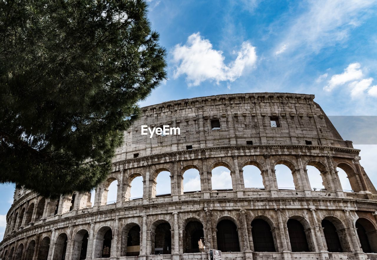 LOW ANGLE VIEW OF HISTORICAL BUILDING