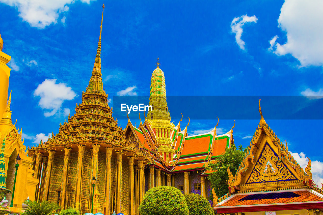 LOW ANGLE VIEW OF PAGODA TEMPLE AGAINST SKY