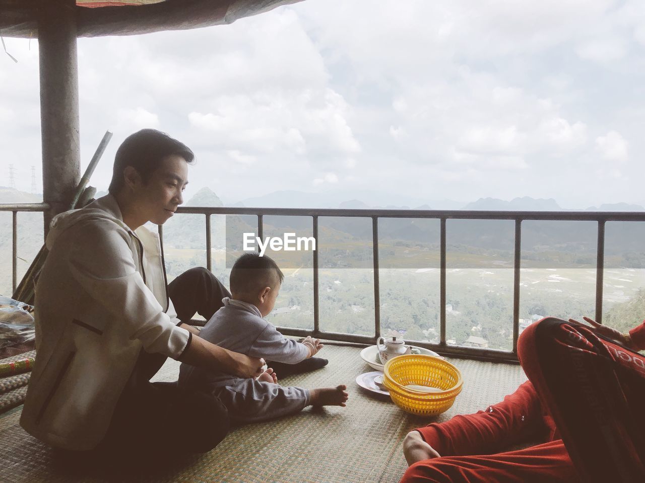 FRIENDS SITTING ON WINDOW